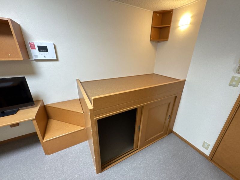 レオパレスウエノ 寝室