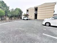 レオパレスリバーサイド野中 駐車場