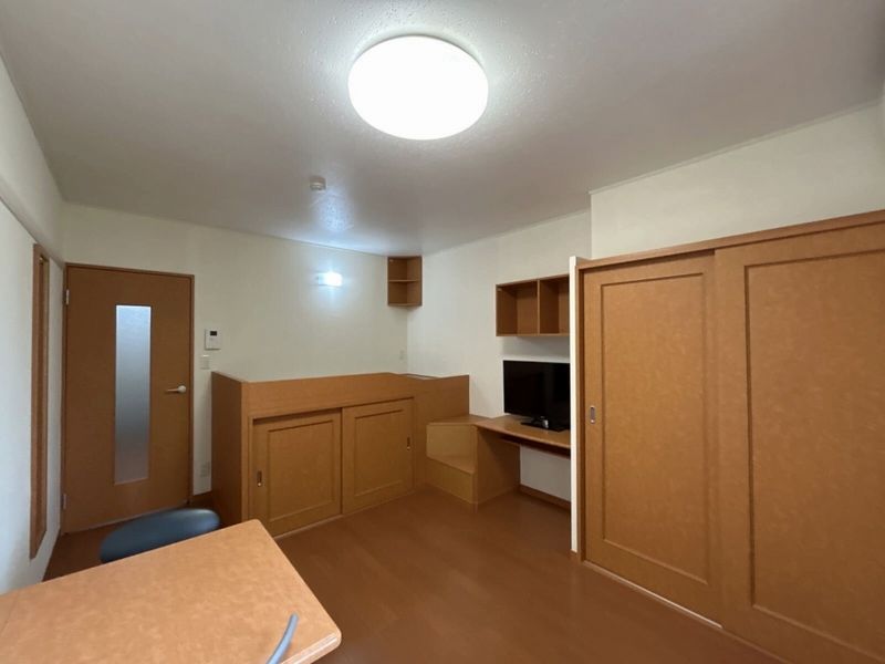 レオパレス西羽貫 居間