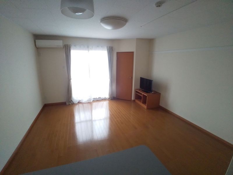 レオパレス双柳１番館 居間