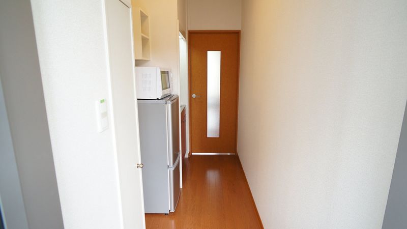 レオパレス川向 エントランス