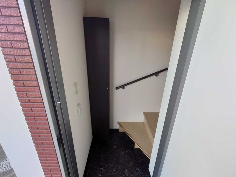 レオネクストＮＡＫＡＪＵＫＵ 玄関