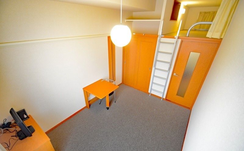 レオパレス安東 居間