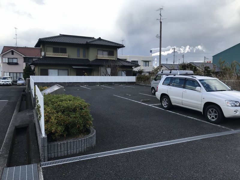 レオパレス井垣 駐車場