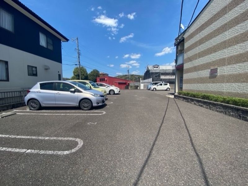 レオパレス西小田 駐車場