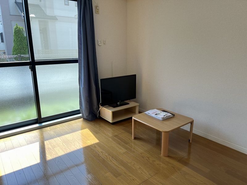 レオパレススイートカシオペア 居間