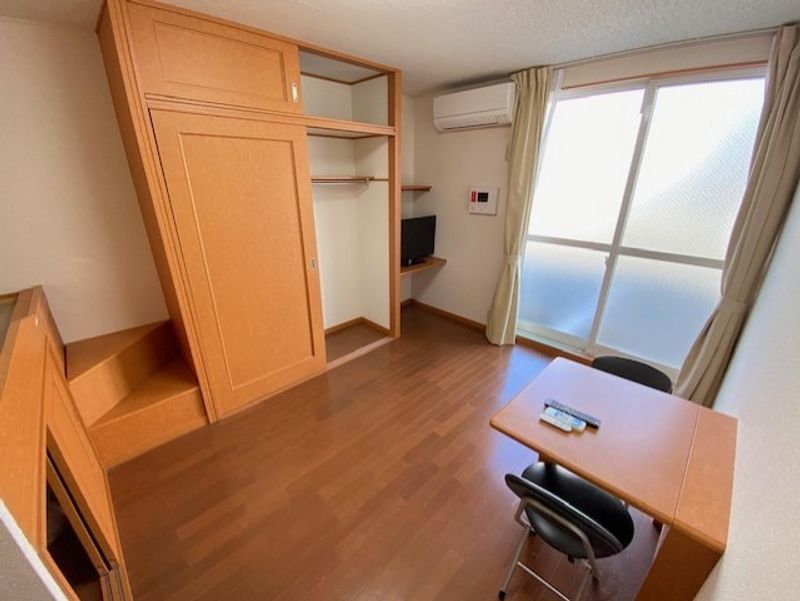 レオパレスエスポワール堀の内 居間