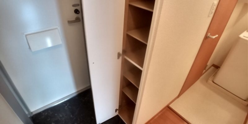 レオパレス稲荷町 収納