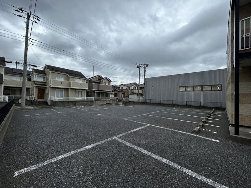 レオパレスＵ＆Ｉ 駐車場