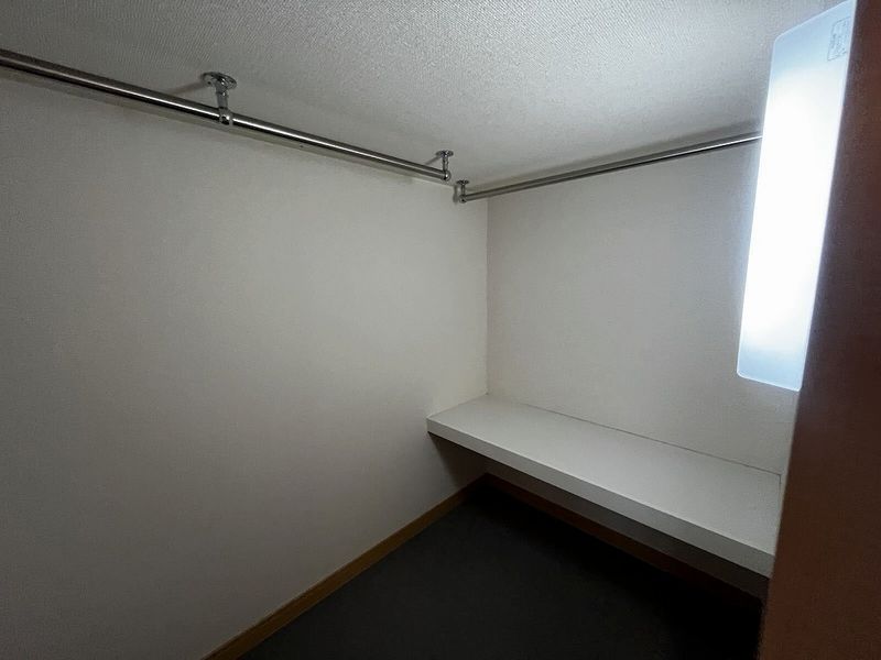 レオパレスラ　ピアンタ都立家政 収納