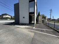 レオパレスフリーデン 駐車場