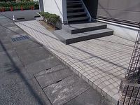レオパレスジュリアン エントランス