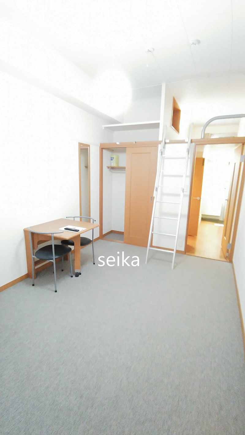 レオパレススリーピース 居間