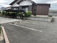 レオネクスト小郡 駐車場