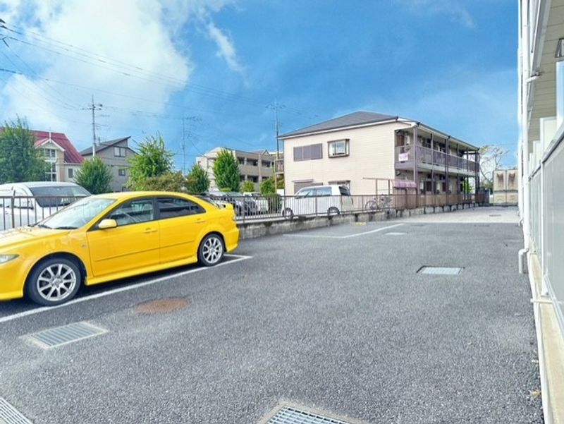 レオパレスアレグリーア 駐車場