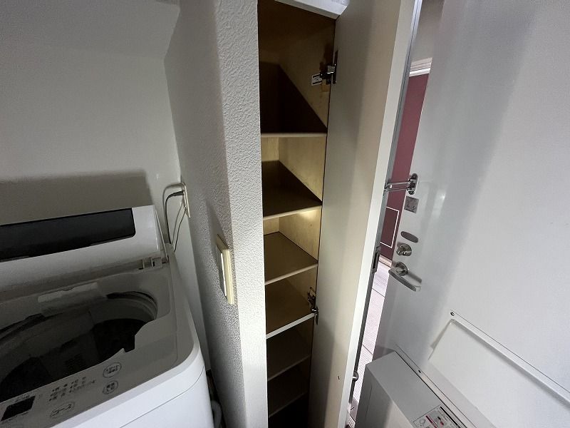 レオパレスカサベルデ 玄関