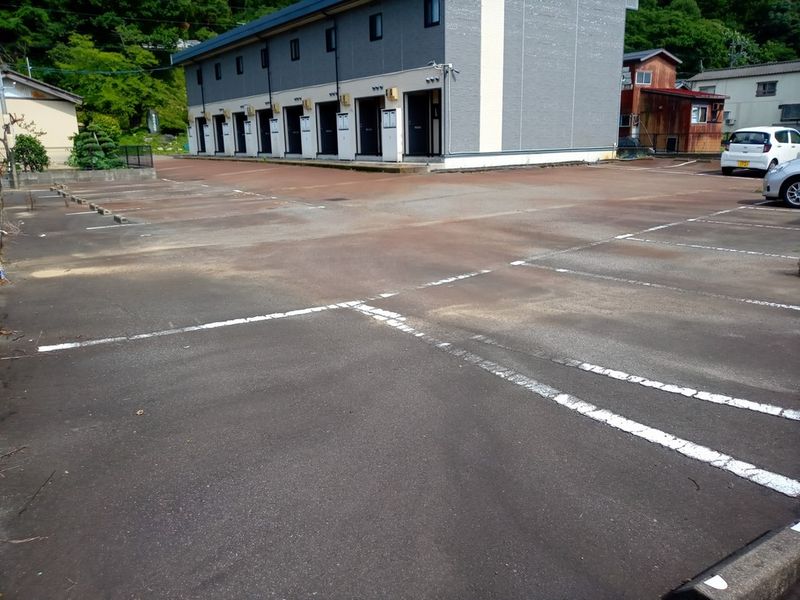 レオパレス新田公園 駐車場