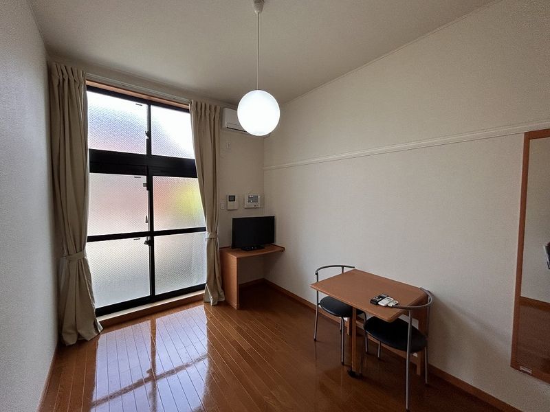 レオパレス瑞穂 居間