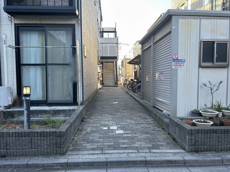 レオパレスサントリーニ エントランス