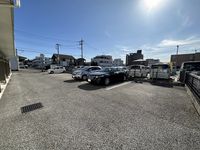 レオパレスＨＡＺＵＫＩ 駐車場