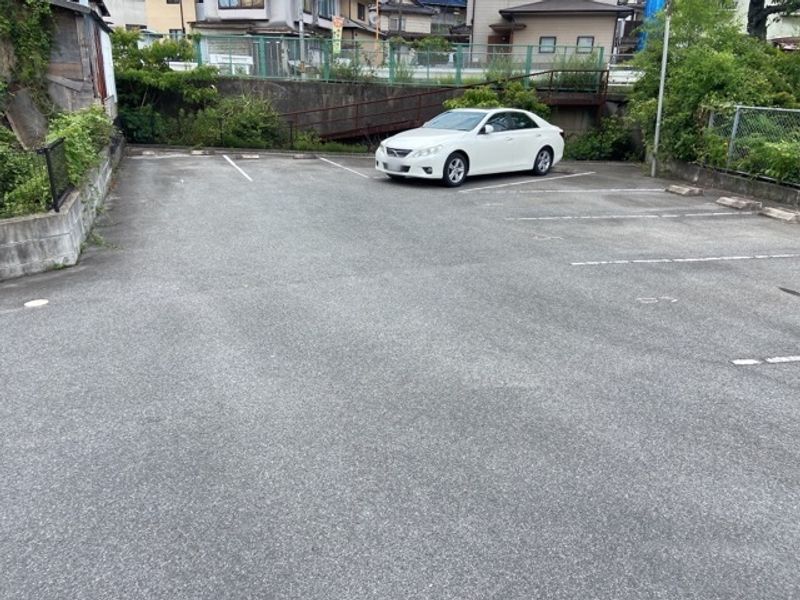 レオパレス広白岳 駐車場