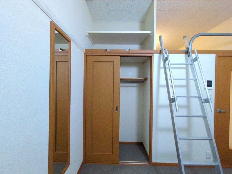 レオパレスＭｓフレーズ参番館 収納