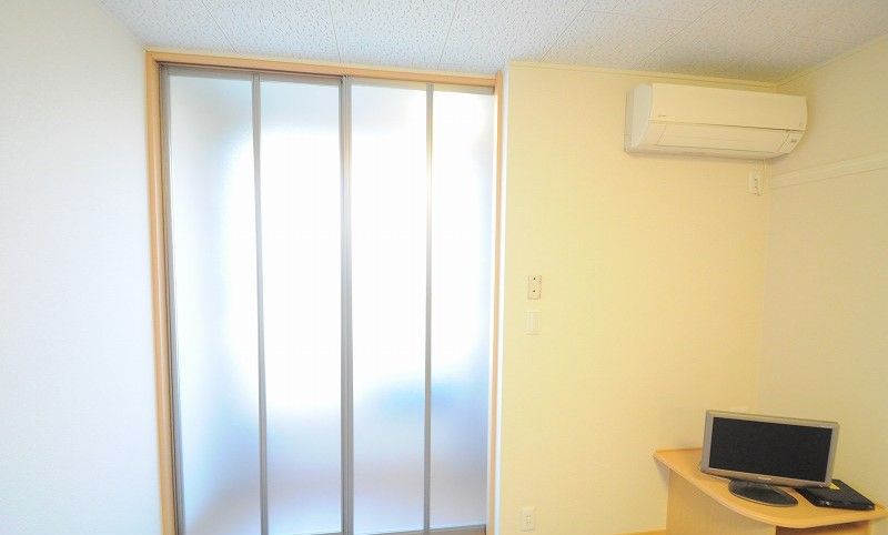 レオパレスＥＴＥＲＮＩＴＹ 居間