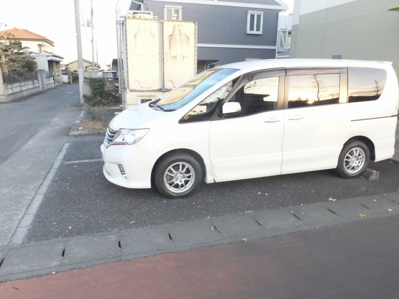 レオパレスオステン　グッチ 駐車場