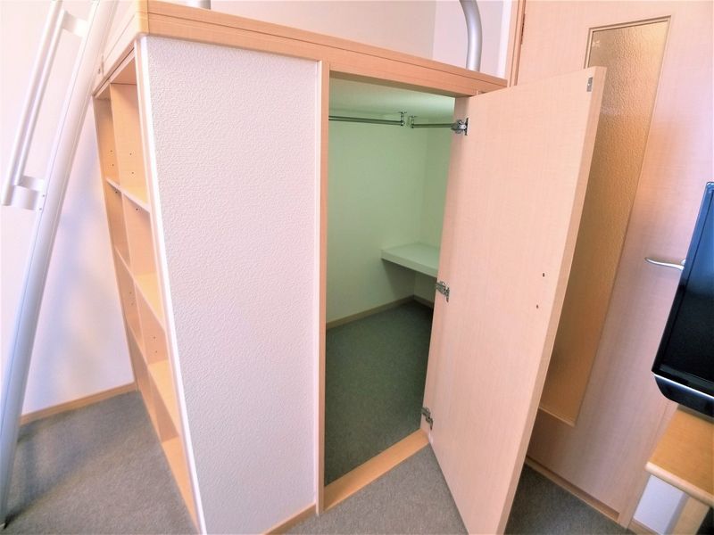 レオパレスホワクラハイツ 収納