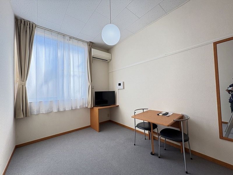 レオパレスチェリーガーデンＢ 居間