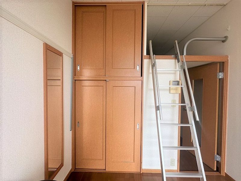 レオパレスディアコート 収納