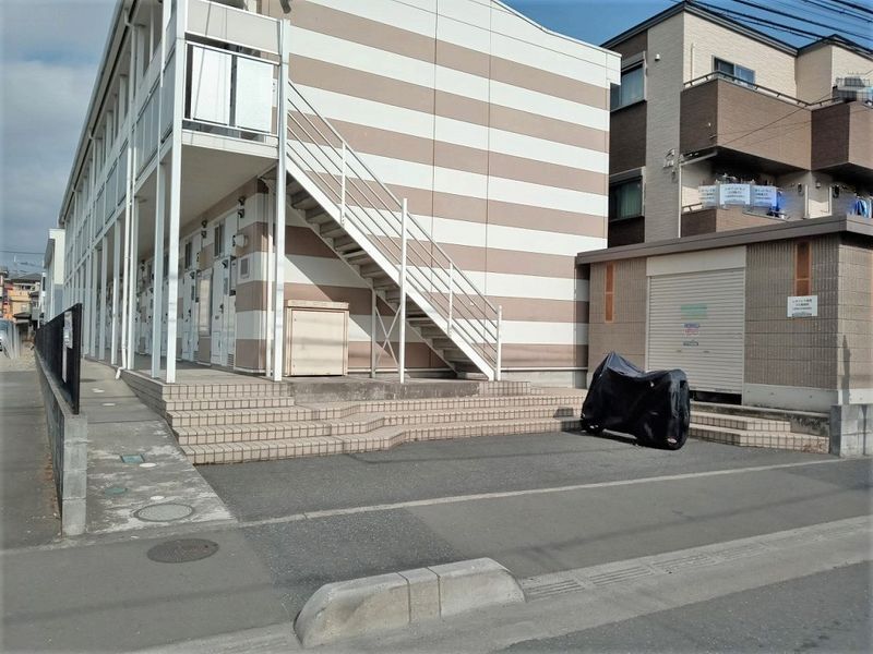 レオパレスＭＯＲＥ エントランス