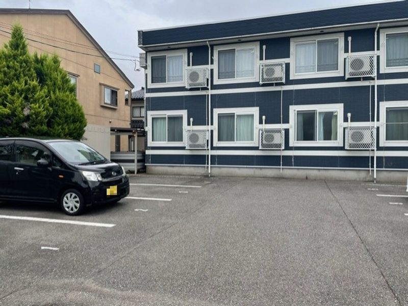 レオネクストプランドールⅤ 駐車場