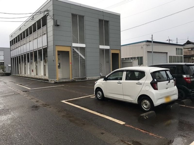 レオパレスＭ・Ｓ・Ｔ 駐車場