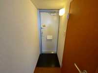 レオパレス若竹 玄関