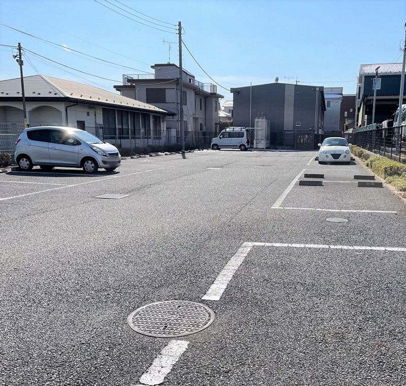レオパレスハクジュ 駐車場