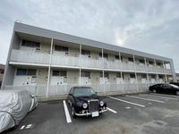レオパレスインパストラル 駐車場