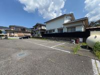 レオパレスラ　レザン 駐車場