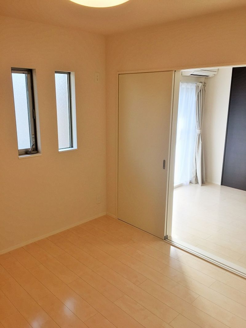 MIRANDA Camellia Mizue Bedroom