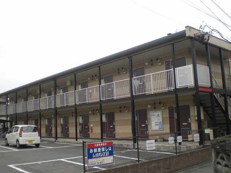 レオパレスあづま 外観