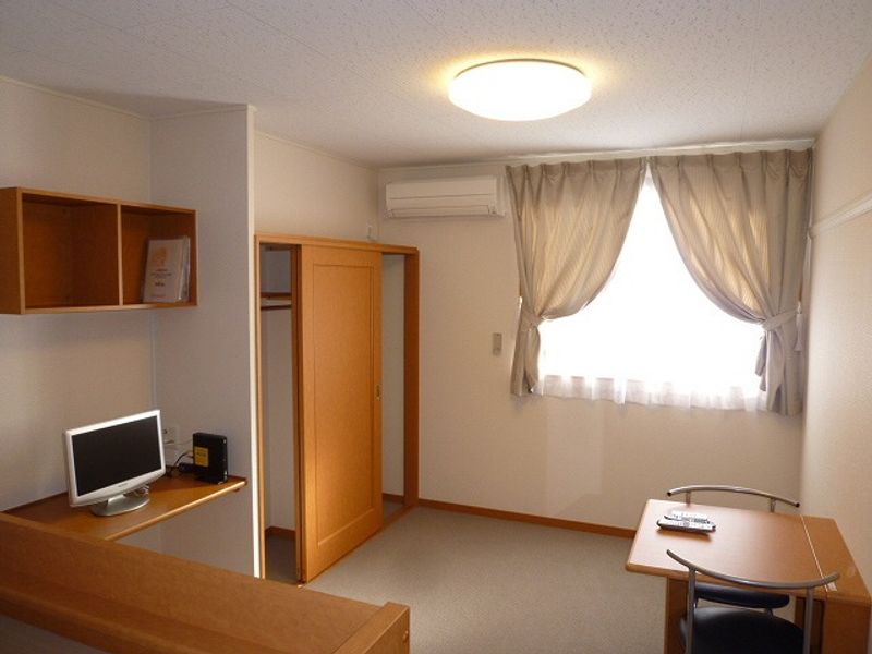 レオパレスエスポワールＴⅡ 居間