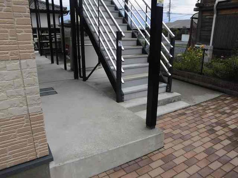 レオパレス横田新町 エントランス