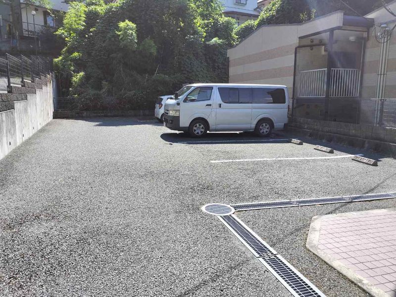 レオパレス北岡パークハウス 駐車場