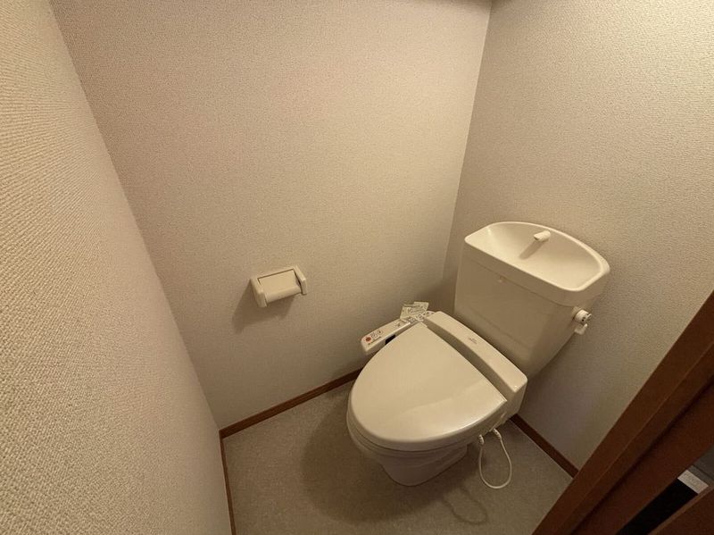 レオパレスセリバテール仁川 トイレ