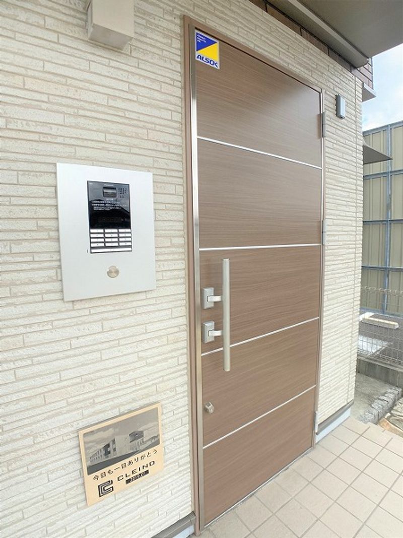 クレイノ拾五 玄関