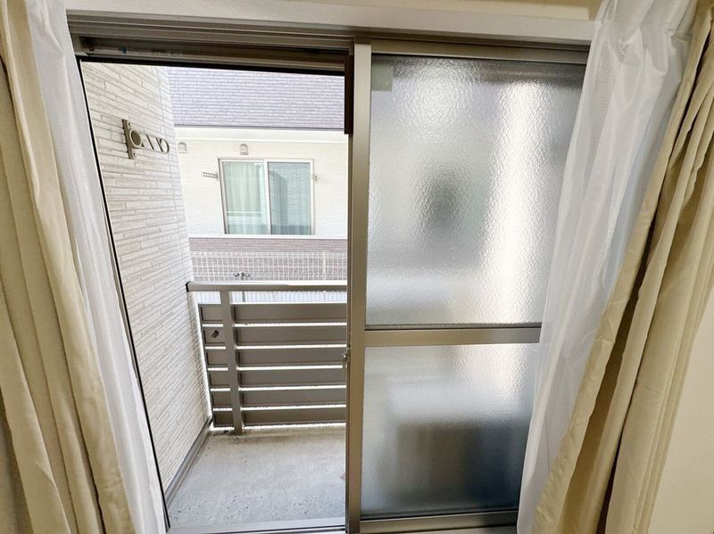 CLEINO Oki Ban công