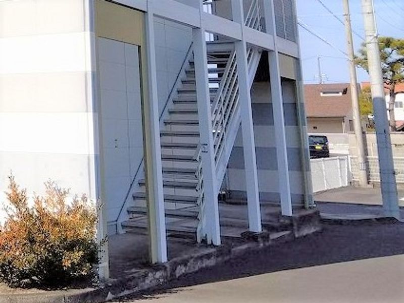 レオパレスＲｕｈｅ エントランス
