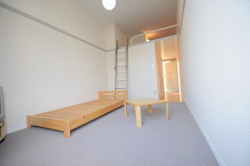 レオパレスＨＡＲＵ 居間