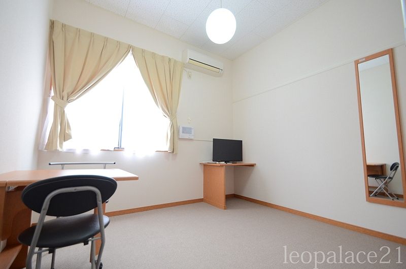 レオパレスＢｅｌｆｏｒｔ　住吉 寝室
