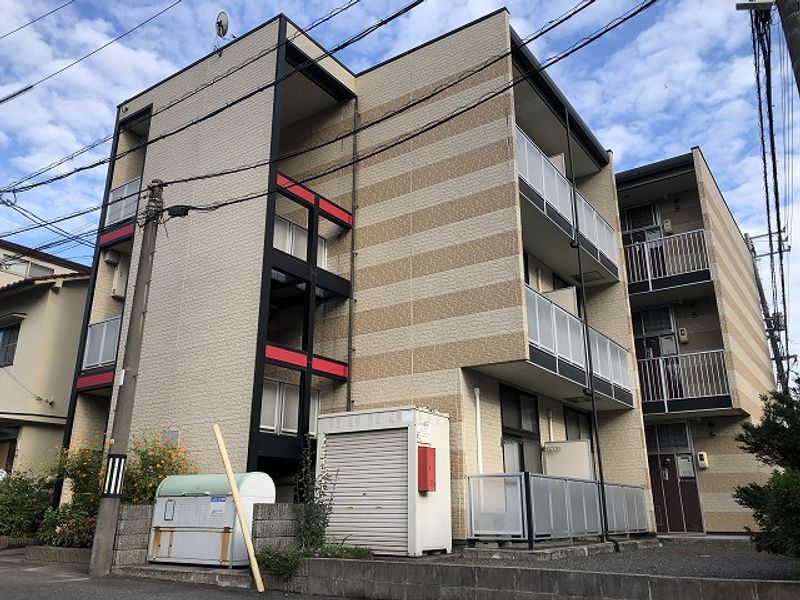 レオパレスエリアクエスト バルコニー